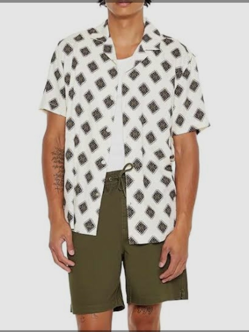 Forever 21 Men’s Geo Diamond Print Button Down Shirt - Size Large